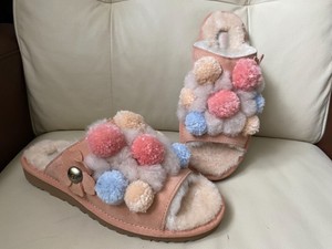 ugg pom pom slippers pink