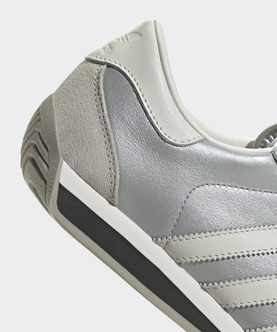 スニーカー adidas Country II Silver Cream adidas Country 2 Mens Womens Sneakers Silver Cream