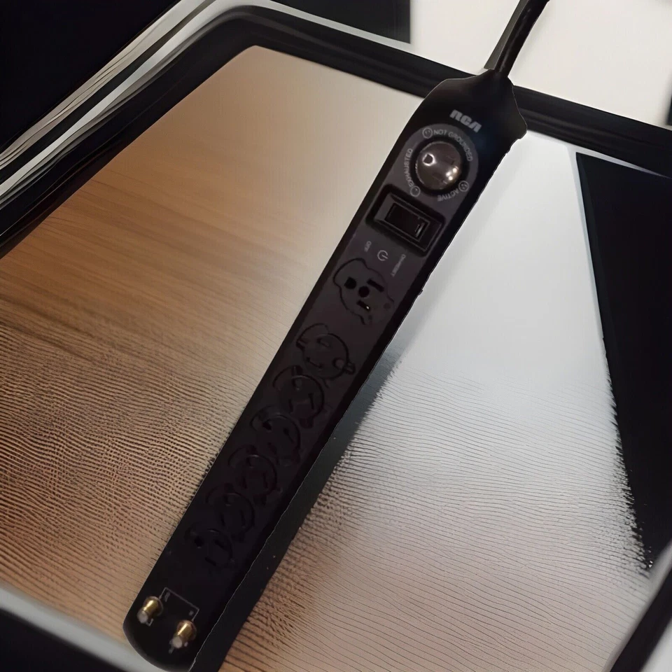 RCA Transient Voltage Surge Suppressor Model:PS70102W2,7 Outlets,Satellite Cable - Image 2 of 4