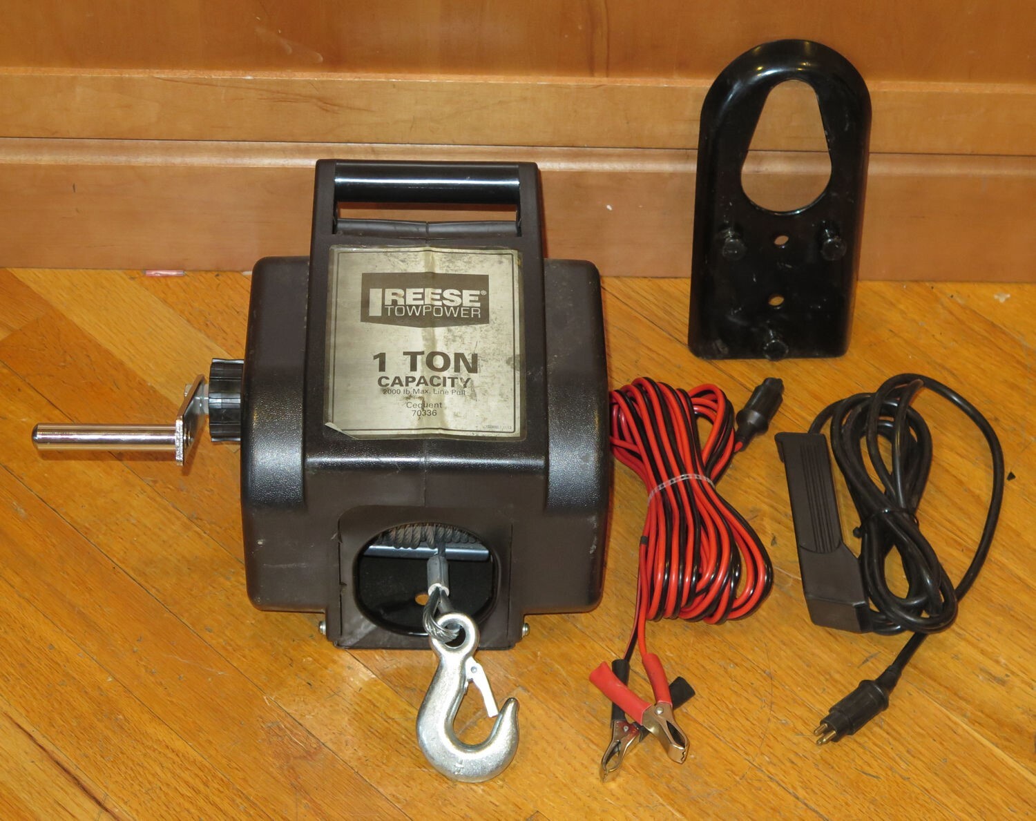 Reese Towpower Portable Electric 1Ton Winch (5000lb Marine, 6000lb
