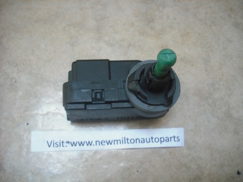 1J0941295F A GENUINE VW VOLKSWAGEN GOLF MK4 HEADLIGHT HEADLAMP ADJUSTMENT MOTOR - Picture 4 of 5