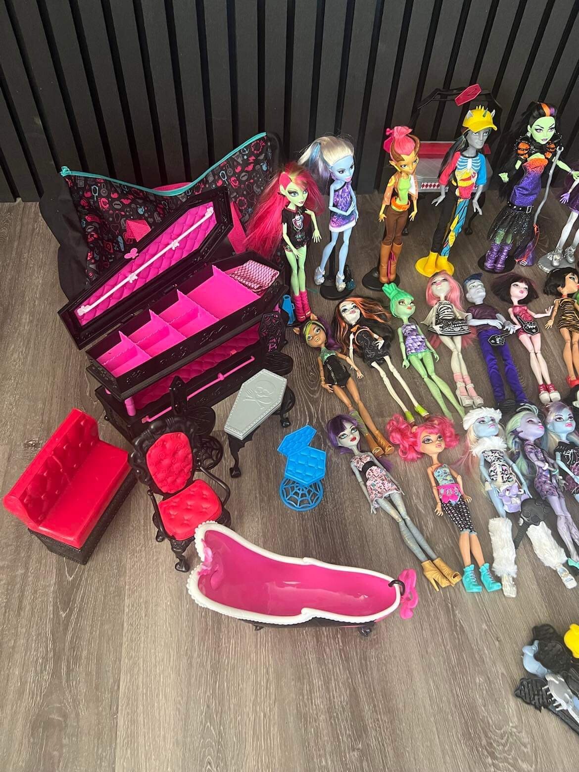 Rare!!! Monster High Dolls Bulk Lot Inc Dolls, accessories, stands