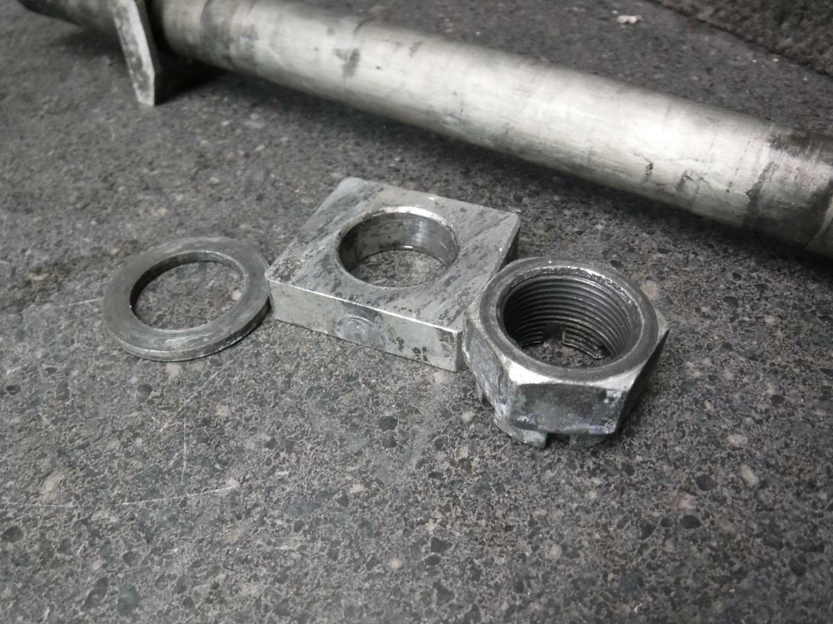 セール 14 Kawasaki Ninja ZX10R ZX-10R Rear Axle Bolt S1E | eBay