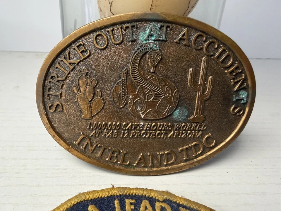 Retro PUMBERS PIPEFITTERS STEAMFITTERS UA All the Way Clásico Azul Dorado Parche 4" Foto 2 de 4