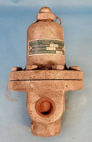YORK CORPORATION PRESSURE REGULATOR M/N: 8628F 250LBS PRESSURE