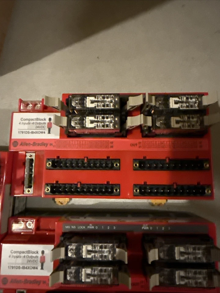 3 ALLEN BRADLEY 1791DS-IB4XOW4 SERIES A PLC MODULES - Image 3 of 4
