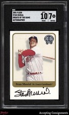 2001 Greats of the Game Autographs Stan Musial CARDINALS SGC 7 AUTO 10