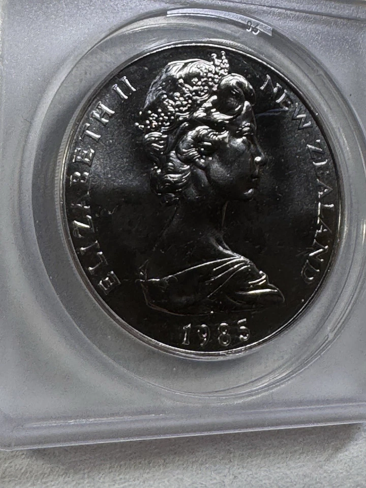 1985 New Zealand 1 Dollar Black Stilt Graded MS 67 by ANACS Low Mintage - Image 2 of 4