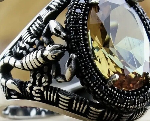 Men’sUnique Retro Accent Silver Color Scorpion On Sides Of Ring.Rhinestone SZ 13 - Picture 3 of 3