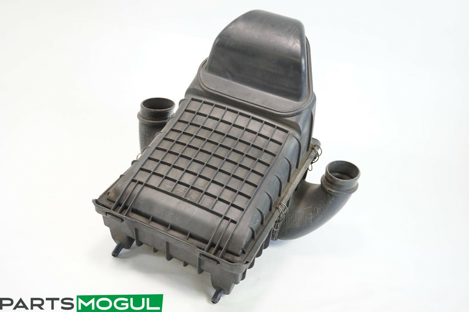 04-08 Maserati Quattroporte M139 Air Intake Box Air Box Cleaner Filter OEM