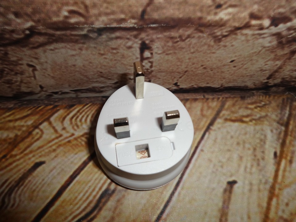 13A MAx 250V 3250W Max Adaptor Does NOT Convert Voltage White Plug | eBay