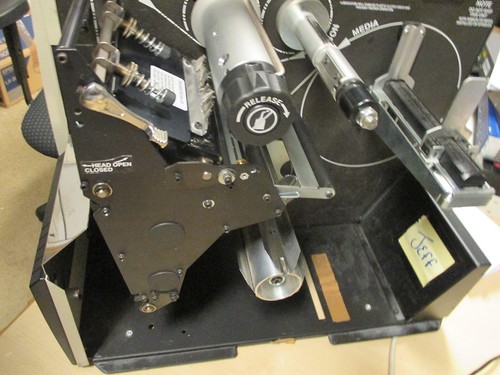 Zebra 140XiII Direct Thermal Transfer Barcode Label Drucker Parallel DISPLAY DEF - Afbeelding 2 van 5