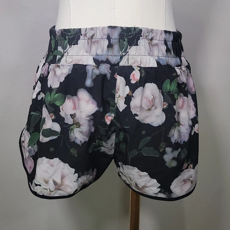 Pantalón corto floral negro esencial VSX Victoria Sport para mujer, talla pequeña Foto 4 de 4