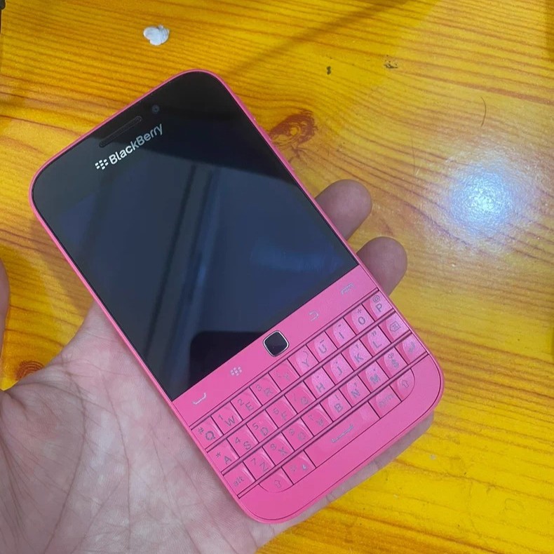 BlackBerry Classic Q20 Unlocked 4G LTE Retro Smartphone 16GB+2GB