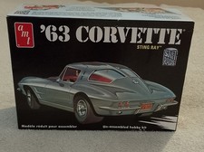 Skill 2 Model Kit 1963 Chevrolet Corvette Stingray 1/25 Scale Model by AMT