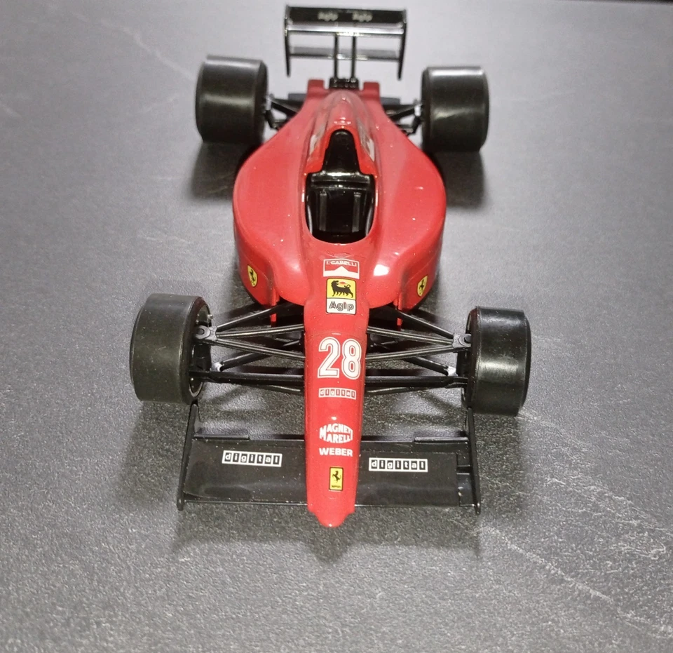Ferrari F1 641/2 Nº28 Ivan Capelli Bburago 1/24 - Immagine 3 di 4