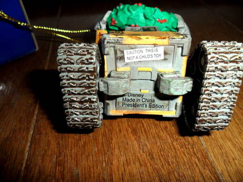 President's Edition Disney - Pixar Wall-E Keepsake Ornament Scholastic - Picture 8 of 9