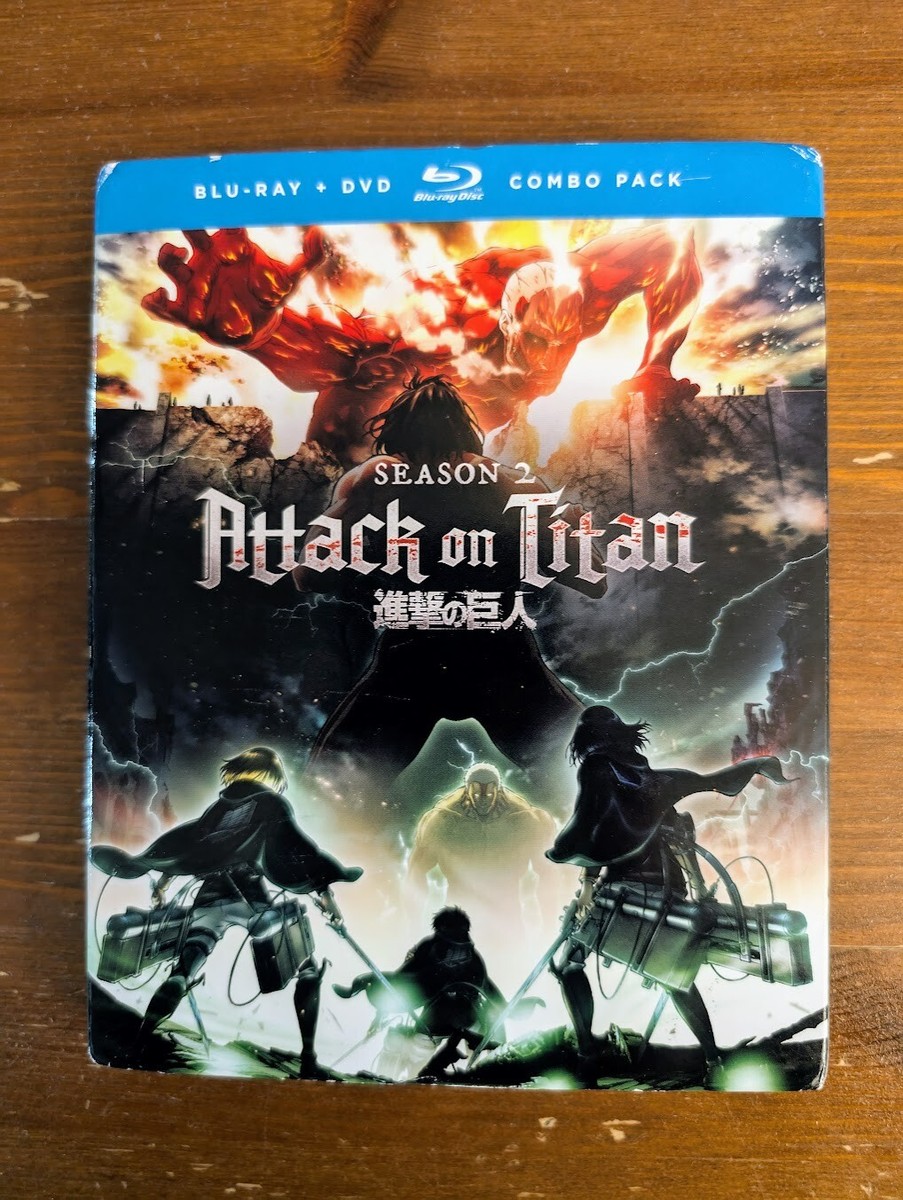 Attack on Titan: Season Two [With Slipcover] [Blu-ray