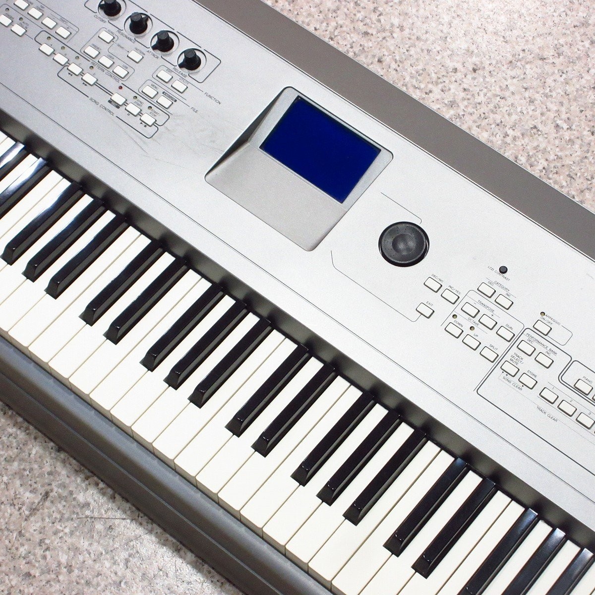 Yamaha MM8 88-Key Synthesizer GHS Weighted Keys Music Production w