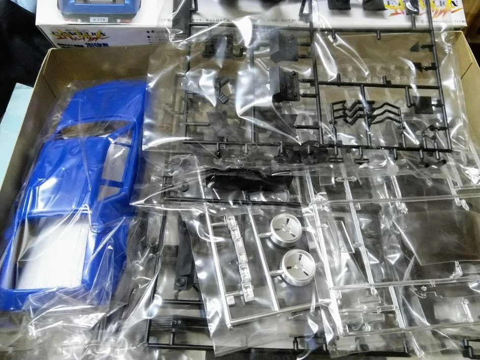 Fujimi 1/20 A310V6 Kai mobile car model kit with figures Asuka, Shinji - Image 3 of 4