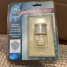 GE Motion-Sensing Switch Single Pole Detects Motion Up To 30’ /120vac 500 W MAX