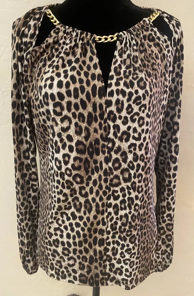 Blusa de leopardo Michael Kors con escote de eslabones de cadena tono dorado nueva con etiquetas. Talla Med. $84