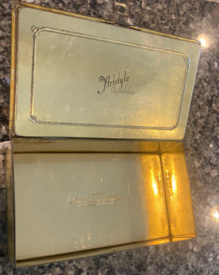 * vintage tin box ❀ * 天使と鹿さんの ティンボックス vintage tin box ❀ * 天使と鹿さんの ティンボックス