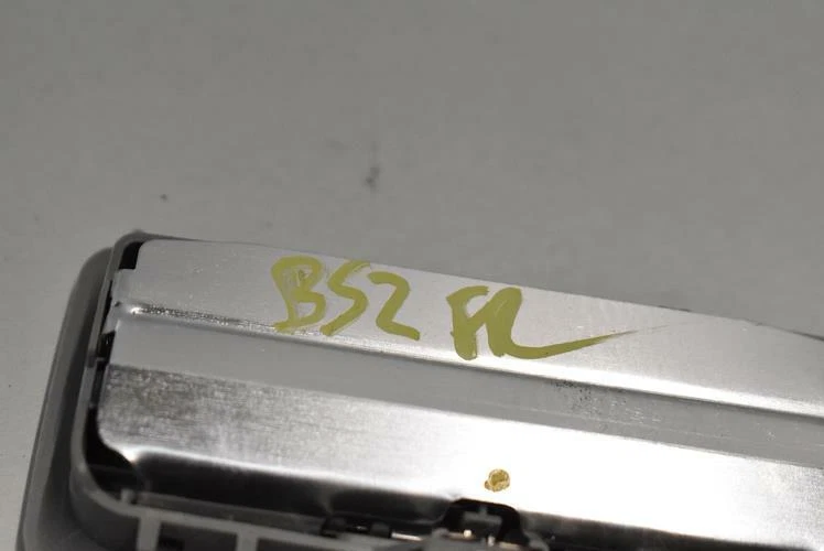 2011-2016 BMW 550I XDRIVE - Vaidade dianteira/luz espelhada 9163766 - Imagem 4 de 4