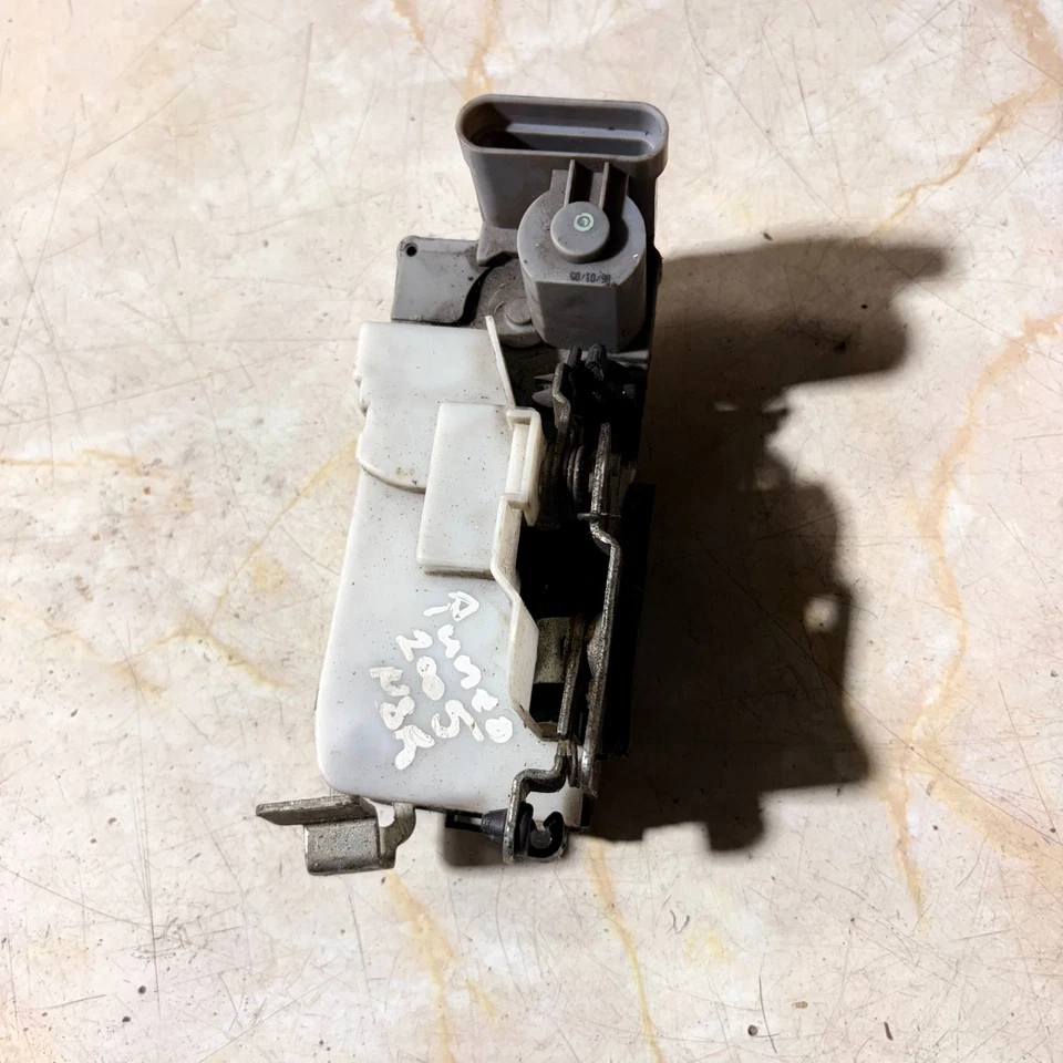 Fiat Punto 2005 Door Lock Mechanism Passenger Rear Left Side - Image 3 of 4
