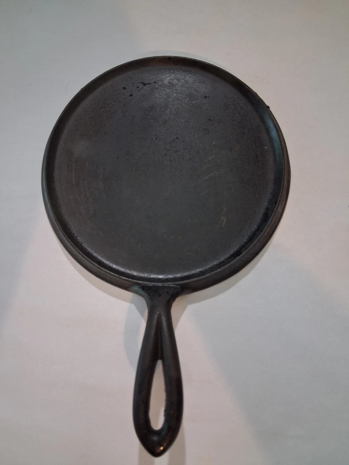 Erie Pre-Griswold Cast Iron Round Griddle "ERIE" #6 - 736 Hard To Find 7 5/8"