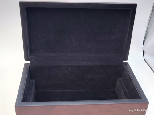 Vintage Wood Black Velvet Lined Keepsake Box - Picture 13 of 16