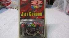 1/64 Jeff Gordon Action 24 DuPont / Charlotte May 2000 - 2000 Monte Carlo 1:64