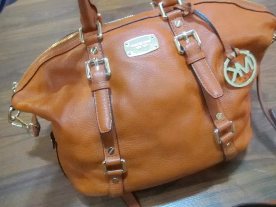 BOLSO CONVERTIBLE GRANDE VINTAGE PRECIOSO MICHAEL KORS NARANJA TODO CUERO Foto 2 de 4