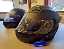 coppia di caschi modulari neri