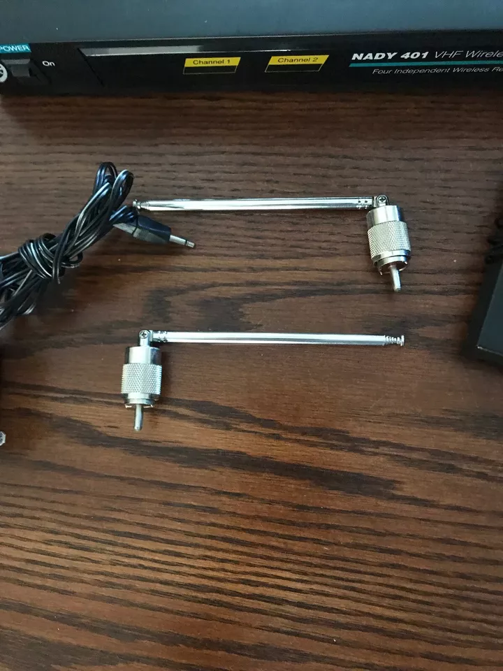 Nady 401 4-CH Professional VHF Wireless Handheld Microphone System W/4 Mics - Image 3 of 4