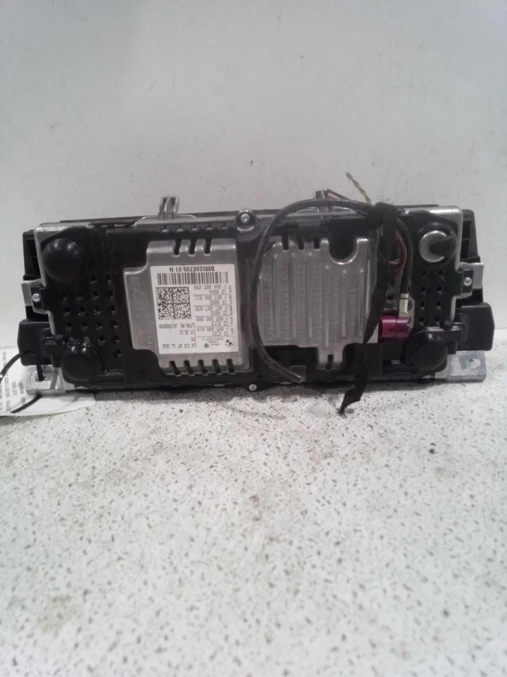 Pantalla de infoentretenimiento usada se adapta a: BMW 750I 2012 pantalla de visualización tablero delantero 10,25``` Foto 2 de 4