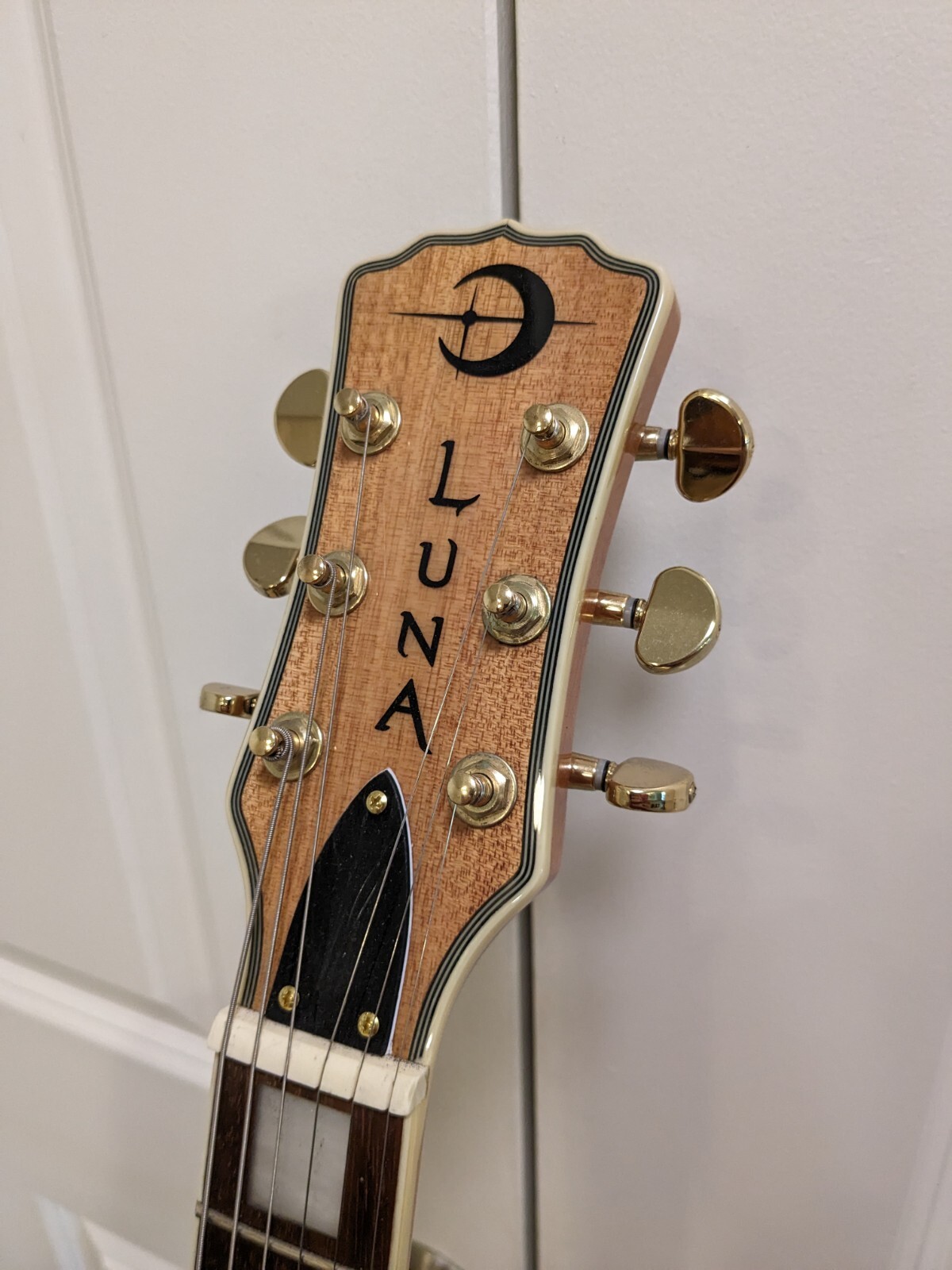 Dean Luna Athena 501 Semi Hollowbody Gloss Natural Flamed Top & Back Guitar BIESA