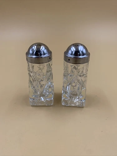 VTG Anchor Hocking Star Of David Early American Prescut Salt & Pepper Shakers