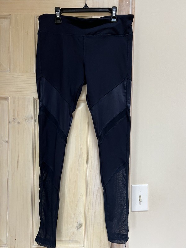 Electric Yoga Leggings - m- NWT
