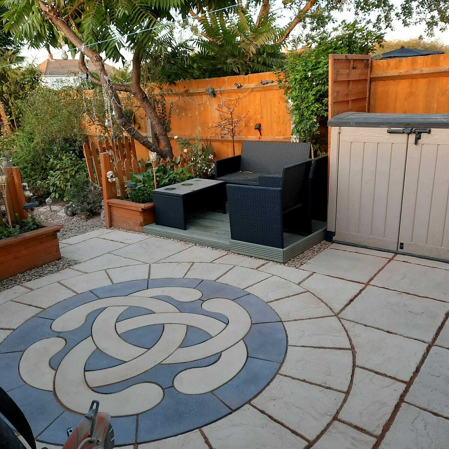 3M X 3M LOVE KNOT CIRCLE & SQ OFF PAVING PATIO SLAB STONE GARDEN [DEL EXCEPTION] eBay