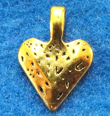 20Pcs. Tibetan Antique Gold 2-Sided Solid Textured HEART Charms Pendants  H138