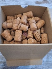 Lotto 250 tappi usati sughero (vino e spumante) per bricolage e hobbistica