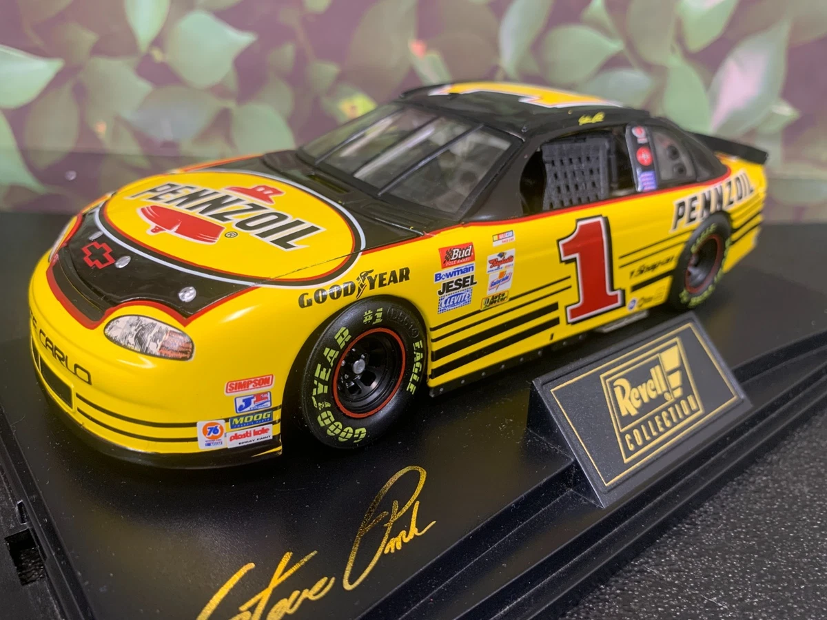 NASCAR Steve Park #30 AOL Looney Tunes – 2003 Monte Carlo 1:24 Elite – Action RCCA
