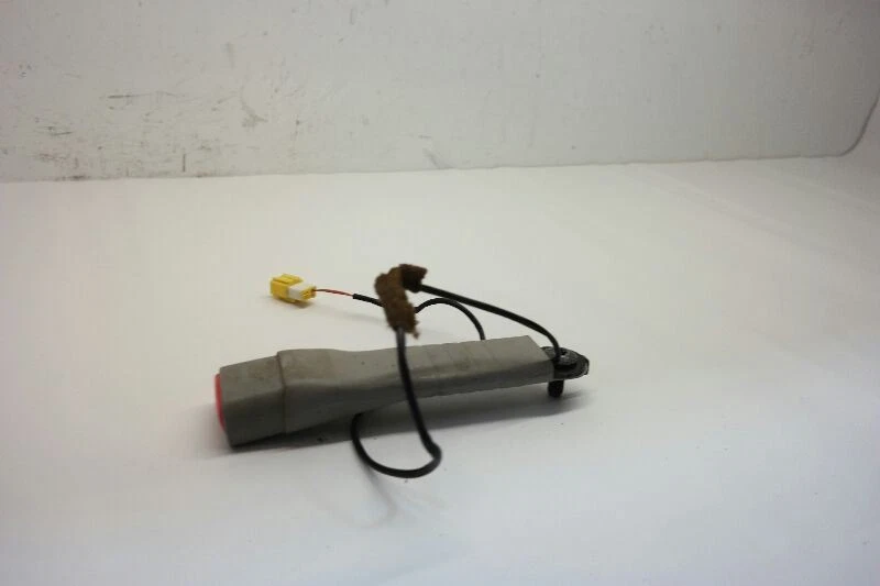 2008 - 2010 SATURN VUE FRONT PASSENGER RIGHT SEAT BELT BUCKLE OEM Foto 2 de 4