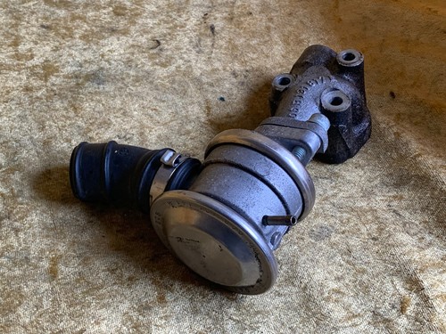 AUDI A4 / B7 AGR-Ventil Abgasrückführventil 06B131101H