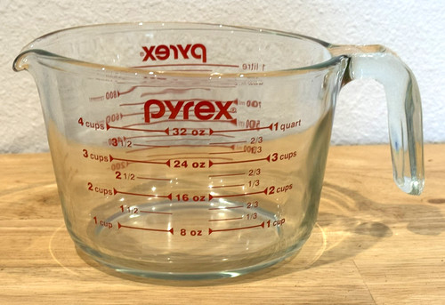 Pyrex 4 Cup 32 oz 1000 ml Red Lettering J Handle Tempered Glass Measuring Cup