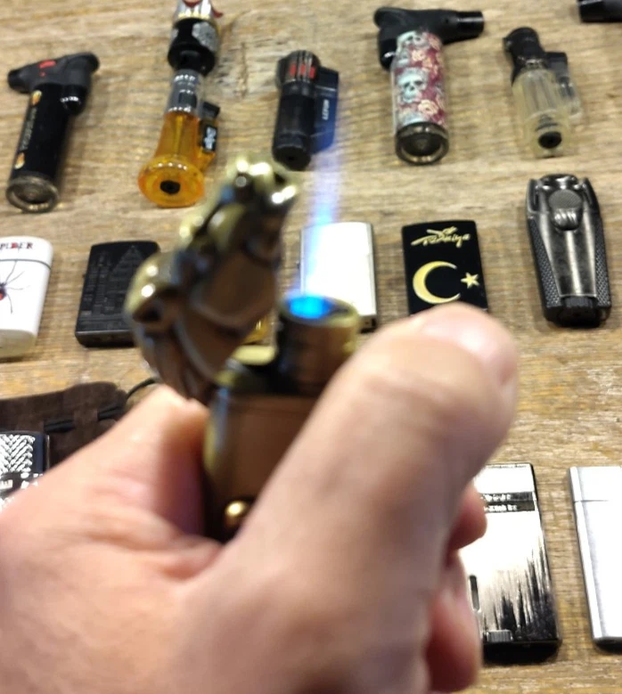 IMPORTANT LOT DE BRIQUETS RECHARGEABLE/COLIBRI/EUROJET/ZINO/SILVER MATCH ETC. - Photo 4/4