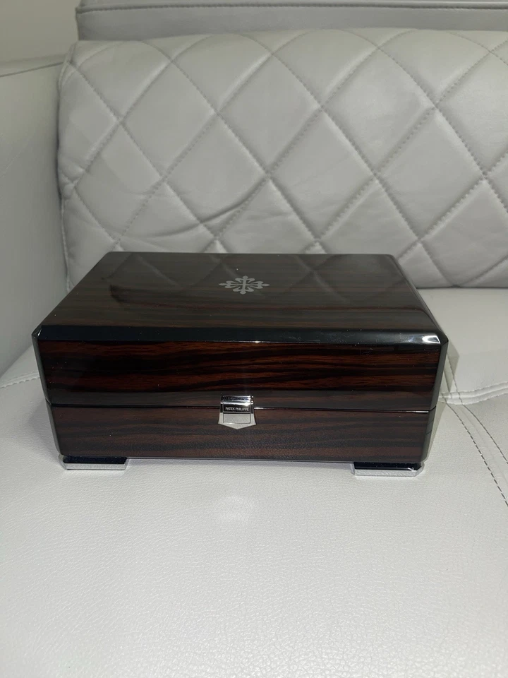 百达翡丽正品木制手表盒适用于 Aquanaut (5711/001) 状况良好 — 第 4/4 张图片