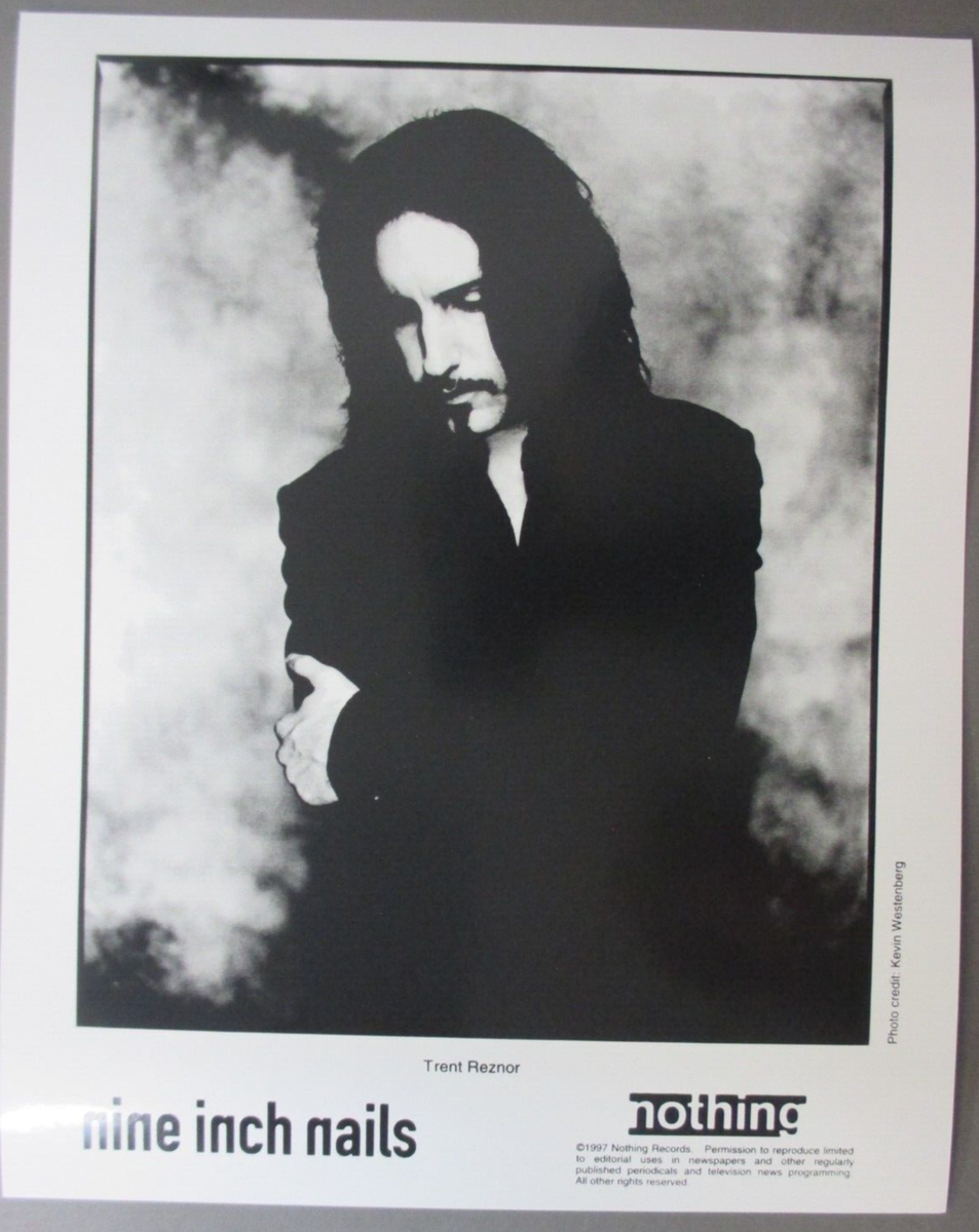 Nine Inch Nails promo photo 8 X 10 glossy Trent Reznor arms
