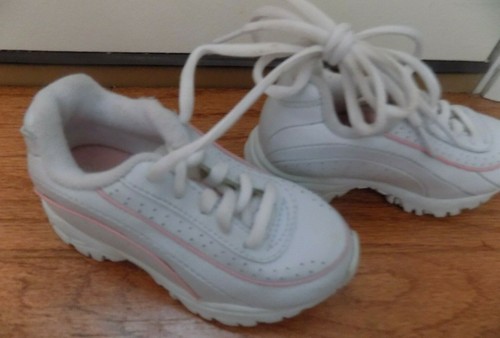 Girl's Smartfit Size 8 White Sneakers - Picture 2 of 4